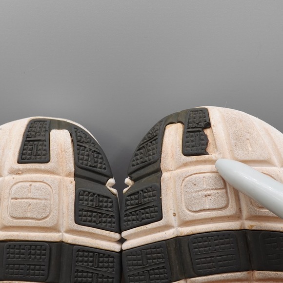 Under Armour Shoes Womens 10 Gray Pink UA Micro G Velocity 1258736-042 Flaws - Picture 8 of 11